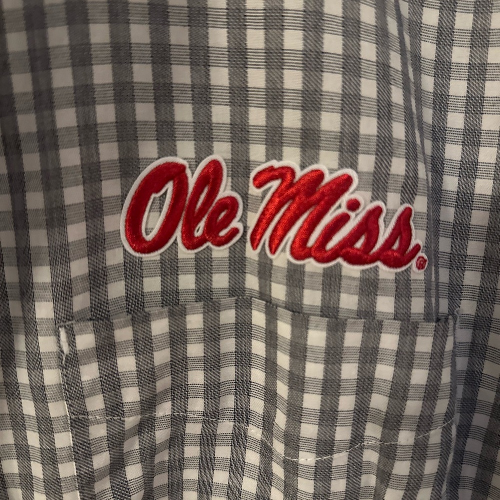 NWOT Ole Miss Rebels Antigua Tending Tri-Blend Button-Down Long Sleeve Shirt